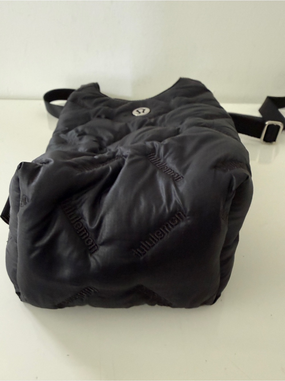 LULULEMON Quilty Pleasures Phone Crossbody Bag 1L, Black - Picture 6 of 11